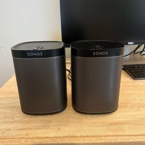 TWO Sonos Speakers Play 1